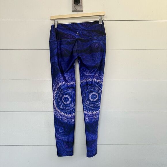 Sadhana Women’s Large/Extra Large Purple Patterned Leggings - Picture 2 of 5